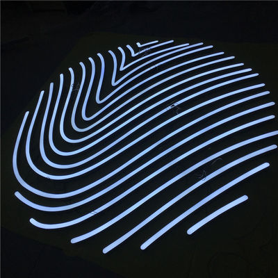 Las tiras llevadas encendidas al aire libre iluminaron las muestras DC12V del negocio de las letras de la señalización