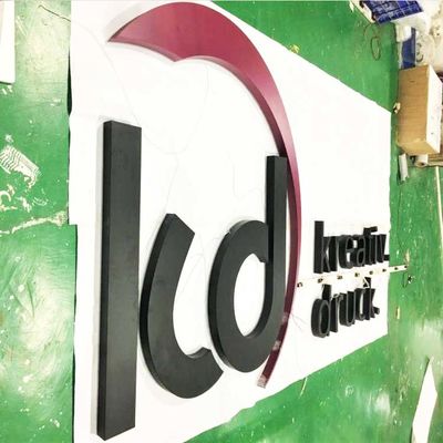 La fachada constructiva 3d hizo excursionismo la muestra 6500K de la letra