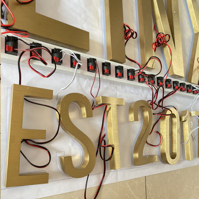 El cepillo SS del oro iluminó las letras de canal Logo Sign Highspan