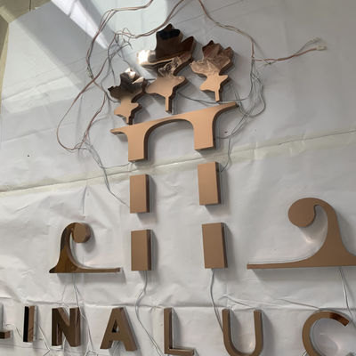 El OEM iluminó la letra de canal encendido firma el polaco retroiluminado del espejo