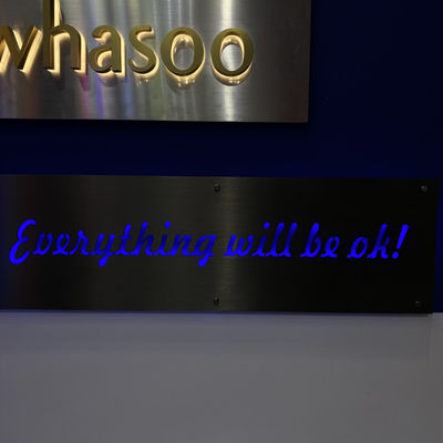 La cafetería de la tienda llevó la muestra que hacía excursionismo el CE de iluminación púrpura RoHS