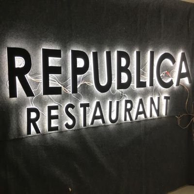 Señalización de acrílico los 30cm de las letras de Shopfront LED del negocio