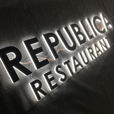 Señalización de acrílico los 30cm de las letras de Shopfront LED del negocio