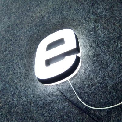 Aduana de HIGHSPAN llevada para brillar intensamente prenda impermeable al aire libre IP65 de la muestra de la luz para arriba