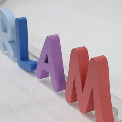 El salón de belleza abre el laser de la publicidad de la muestra de la letra 3D cortó grueso del logotipo los 3cm del metal