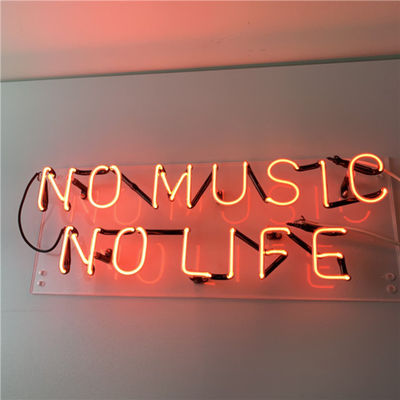 Las tarjetas del día de San Valentín rosadas rojas tatúan el tablero de la señal de neón para la barra casera 7.5kv