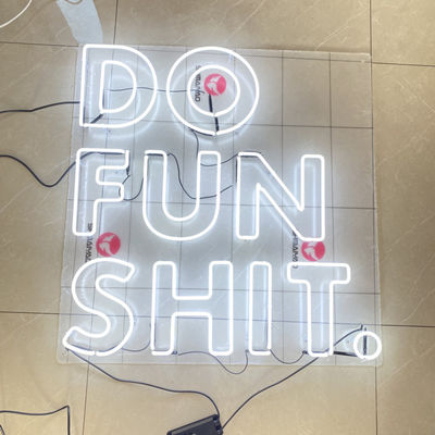 Los tubos de cristal llevaron la luz de neón de neón flexible de la tira encima del CE de la muestra