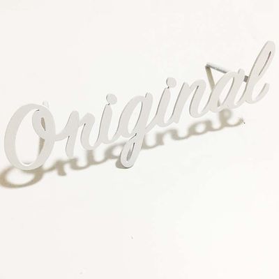 La muestra blanca de la letra del metal de la pintura del corte plano cepilló la señalización de la letra de canal SS304