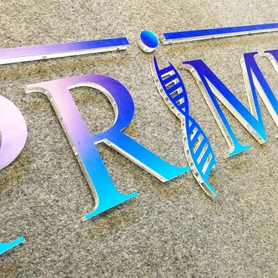 Grueso de acrílico sólido de la muestra 3mm-20m m de la letra de la recepción interior para la tienda