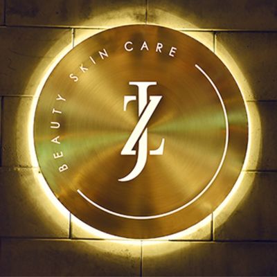 La ronda de acero inoxidable del metal llevó la caja de luz que el logotipo de encargo 3d iluminó