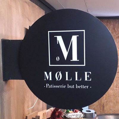 El doble al aire libre de la pintura del negro del tablero de la muestra del restaurante del negocio de 12V LED echó a un lado