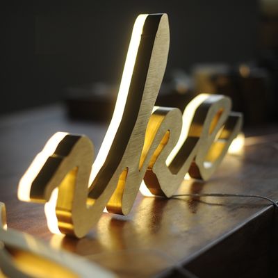 El metal 3d iluminó grueso delantero de la muestra los 5-20cm de la tienda