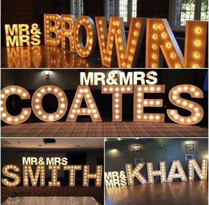 Muestra los 4ft de la letra de la carpa del vintage de HIGHSPAN con las bombillas