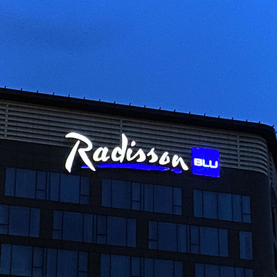 La muestra durable atractiva de la letra 3d llevó el tablero de acrílico del restaurante del canal 3m m