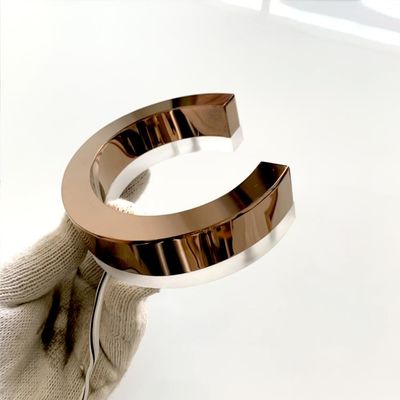 Luz al aire libre encima de la señalización que pone letras de acrílico 304# los 3cm de acero inoxidables de la muestra de la letra 3d