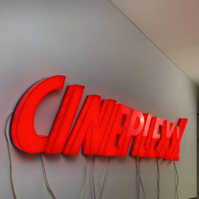 Alfabeto fresco de letra de encargo Dc12v los 5cm de la pintada de la muestra de la letra 3d