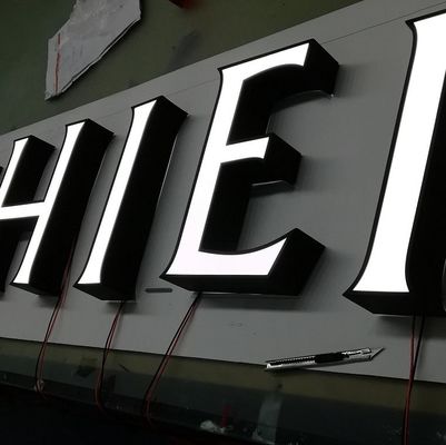 Alfabeto impermeable 60HZ iluminado metal de la muestra de la letra 3D