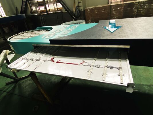 Productos de señalización de edificios personalizados diseñados para combinar la estética de la durabilidad y la funcionalidad para una señalización exterior efectiva