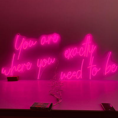 HIGHSPAN personalizó las letras de canal de neón 3d con el tablero de acrílico