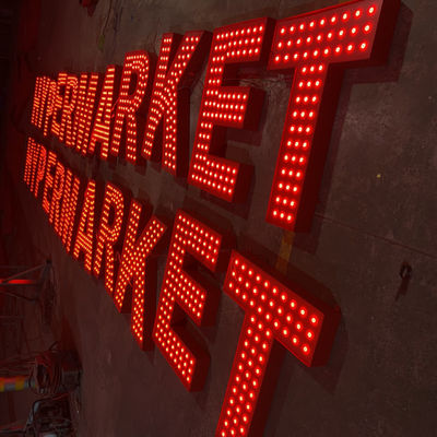 Prenda impermeable gigante al aire libre para arriba llevada ligera IP67 de las letras de canal del agujero perforado