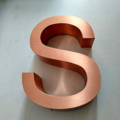La tienda Logo Copper Sign Letters Flat del diseño del OEM cortó la altura del 10cm a del 100cm