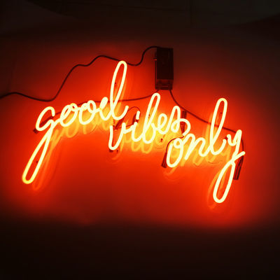 Ambientes de la señal de neón de encargo de la decoración 10kv de la barra buenos solamente con el tablero de acrílico