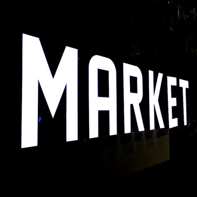 La publicidad del mercado llevado 3D iluminó prenda impermeable de la letra de canal IP67