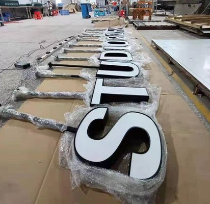 La letra de montaje en el techo de acrílico del metal 3D firma la pintura negra para la pared